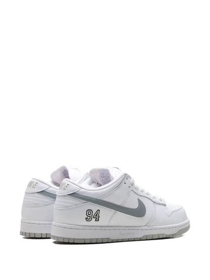 Nike SB Dunk Low "Supreme - White"